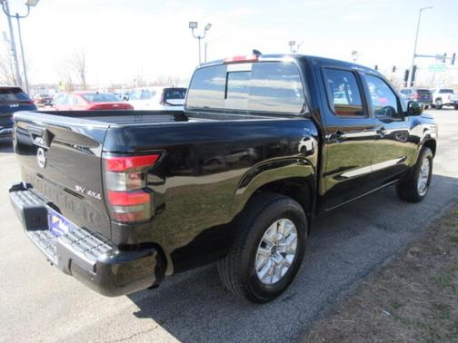 2023 Nissan Frontier SV
