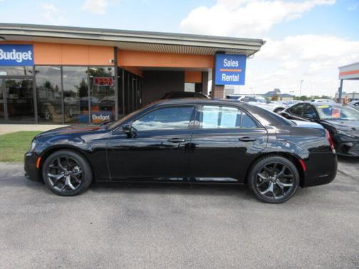2023 Chrysler 300 S