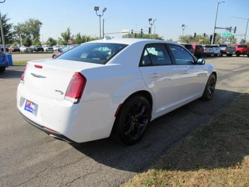 2023 Chrysler 300 S