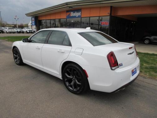 2023 Chrysler 300 S