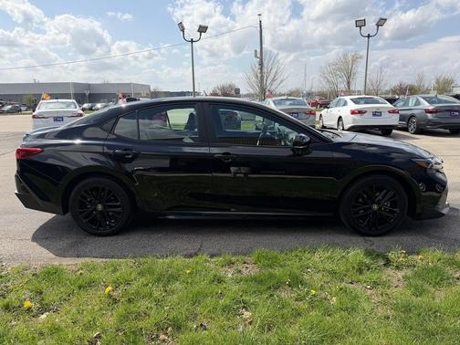 Black 2025 Toyota Camry SE