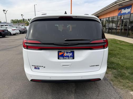White 2025 Chrysler Pacifica Limited