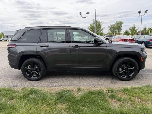 Gray 2025 Jeep Grand Cherokee Limited