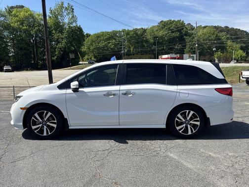 Platinum White Pearl 2024 Honda Odyssey Touring