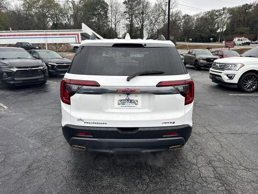 2023 GMC Acadia AWD AT4