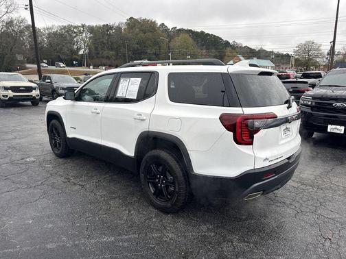 2023 GMC Acadia AWD AT4