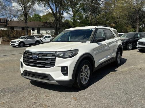 Star White Metallic Tri-Coat 2026 Ford Explorer Active