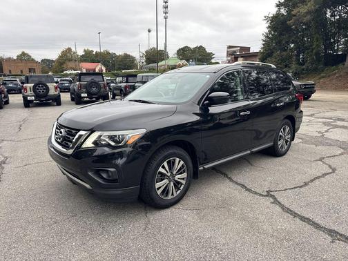 2017 Nissan Pathfinder SV