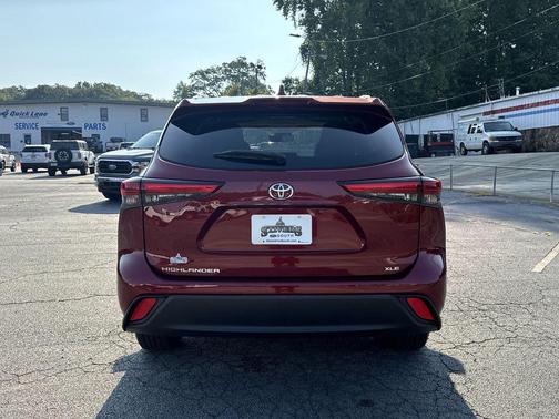 Ruby Flare Pearl 2022 Toyota Highlander XLE