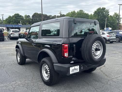 Shadow Black 2023 Ford Bronco Base