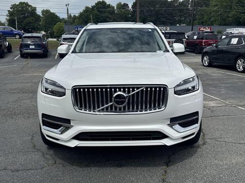 Crystal White 2022 Volvo XC90 Recharge Plug-In Hybrid T8 Inscription 7 Passenger