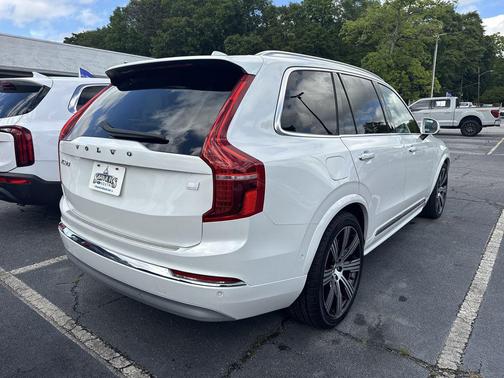 Crystal White 2022 Volvo XC90 Recharge Plug-In Hybrid T8 Inscription 7 Passenger