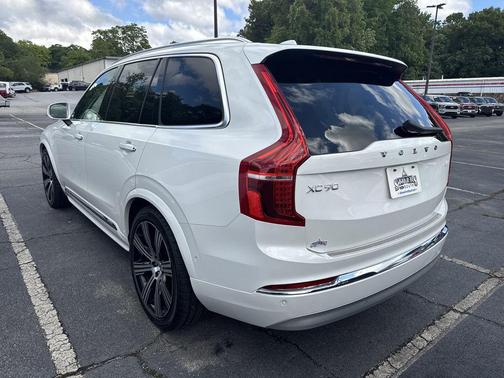 Crystal White 2022 Volvo XC90 Recharge Plug-In Hybrid T8 Inscription 7 Passenger
