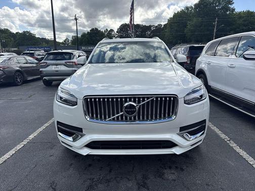 Crystal White 2022 Volvo XC90 Recharge Plug-In Hybrid T8 Inscription 7 Passenger