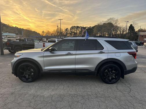 2022 Ford Explorer ST-Line