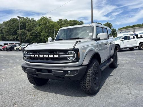 Avalanche 2026 Ford Bronco Outer Banks