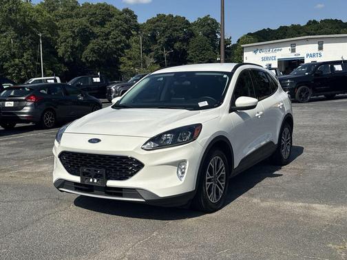 White Metallic 2022 Ford Escape SEL