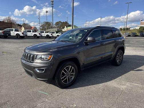2020 Jeep Grand Cherokee Laredo