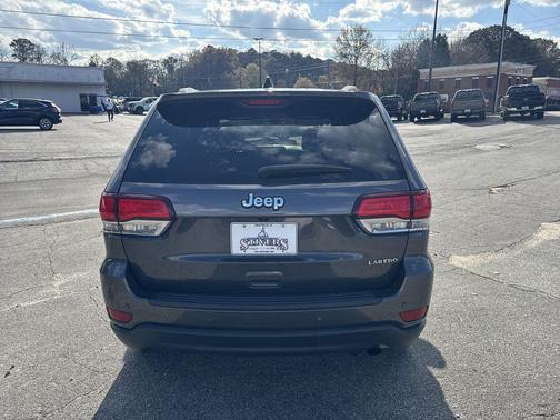 2020 Jeep Grand Cherokee Laredo