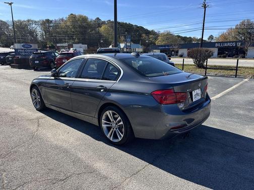 2018 BMW 330 i xDrive