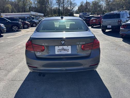2018 BMW 330 i xDrive