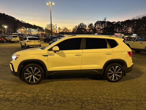 2022 Volkswagen Taos 1.5T SE