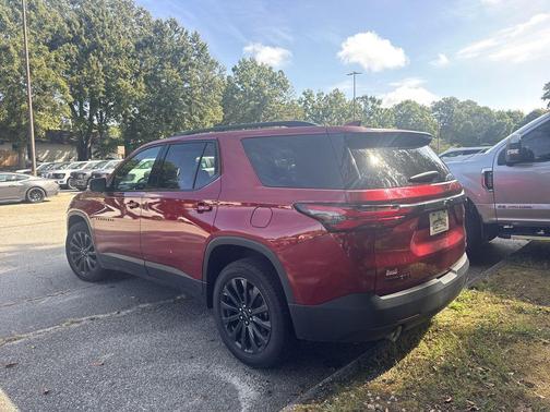 Radiant Red Tintcoat 2023 Chevrolet Traverse RS