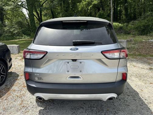 Silver Metallic 2021 Ford Escape SE