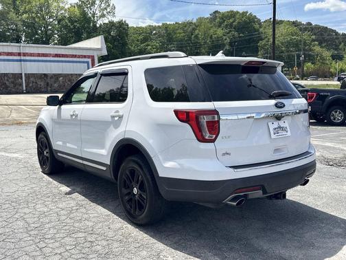 Oxford White 2018 Ford Explorer XLT