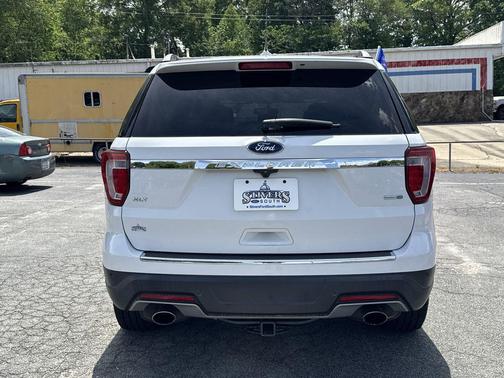 Oxford White 2018 Ford Explorer XLT