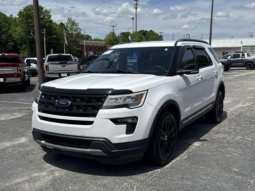 Oxford White 2018 Ford Explorer XLT