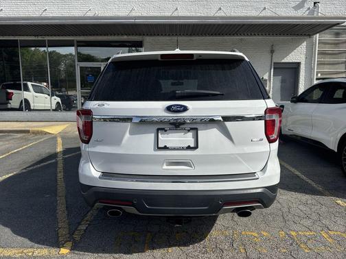 Oxford White 2018 Ford Explorer XLT