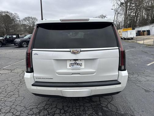 2018 Cadillac Escalade ESV Luxury