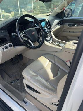 2018 Cadillac Escalade ESV Luxury