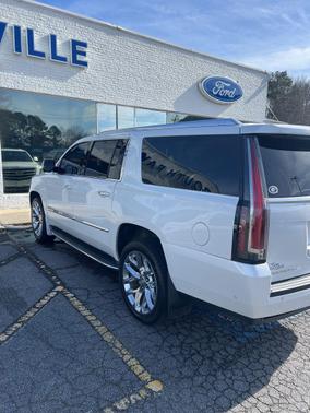 2018 Cadillac Escalade ESV Luxury