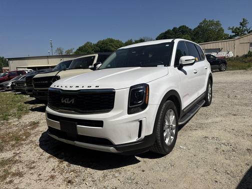 Glacial White Pearl 2022 Kia Telluride LX