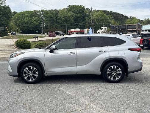 Celestial Silver Metallic 2020 Toyota Highlander XLE
