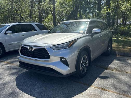 Celestial Silver Metallic 2020 Toyota Highlander XLE