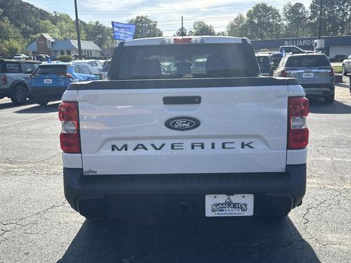 Oxford White 2025 Ford Maverick XLT