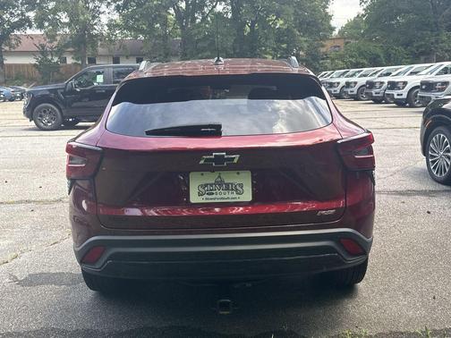 Crimson Metallic 2025 Chevrolet Trax FWD 2RS