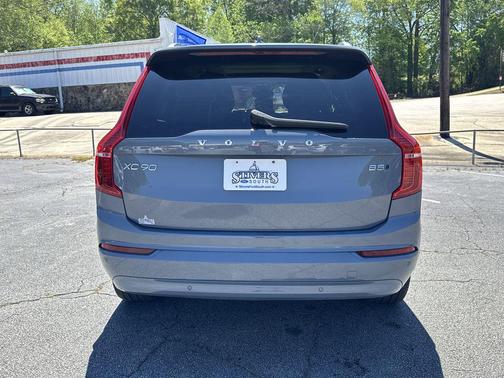 2023 Volvo XC90 B5 Core