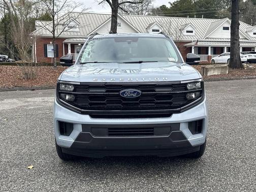 Gray Metallic 2026 Ford Expedition Max Active 4x2