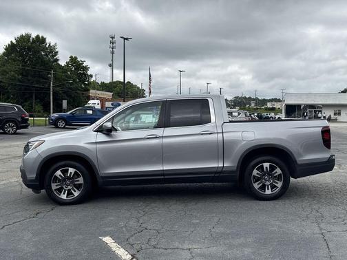 Lunar Silver Metallic 2018 Honda Ridgeline RTL