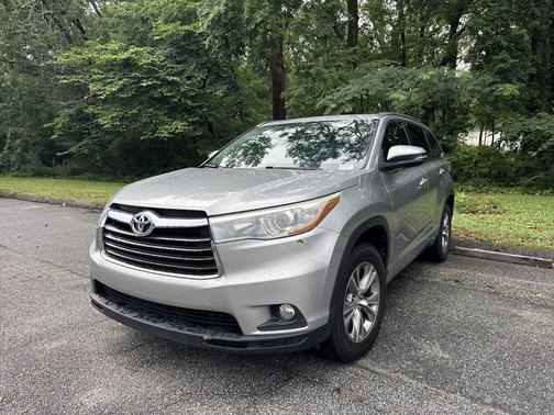 Silver Sky Metallic 2015 Toyota Highlander XLE