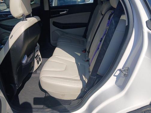 White Platinum Clearcoat Metallic 2017 Ford Edge Titanium