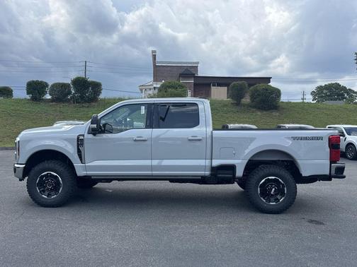 Avalanche 2026 Ford F-250 Lariat