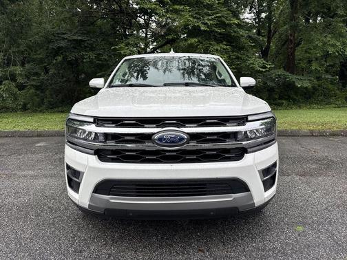 White Metallic 2024 Ford Expedition Limited