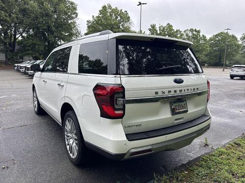 White Metallic 2024 Ford Expedition Limited