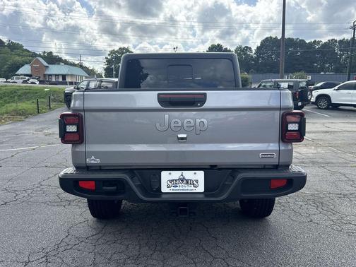 Billet Silver Metallic Clearcoat 2020 Jeep Gladiator Overland