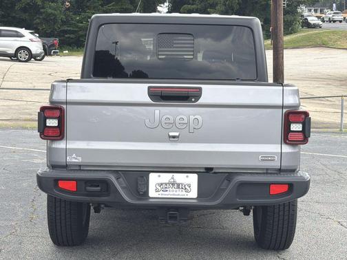 Billet Silver Metallic Clearcoat 2020 Jeep Gladiator Overland